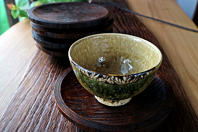 茶托　銘々皿　栃はつり線彫り
