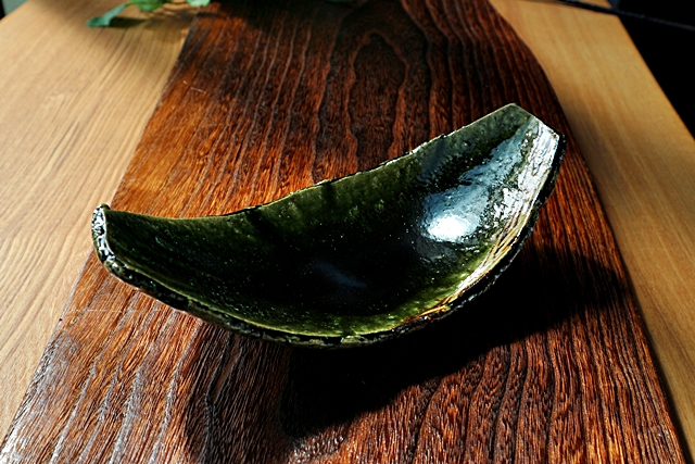 棚橋淳　織部 　皿　中皿　織部鉄絵舟型皿