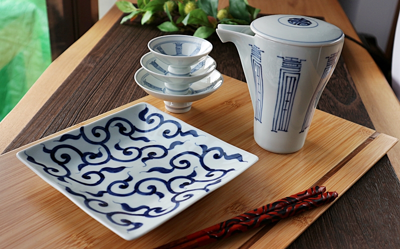 屠蘇器　酒器　徳利と盃　有田焼　磁器