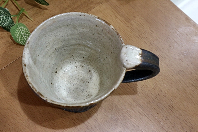 マグカップ　益子焼　陶器 黒釉　しのぎ